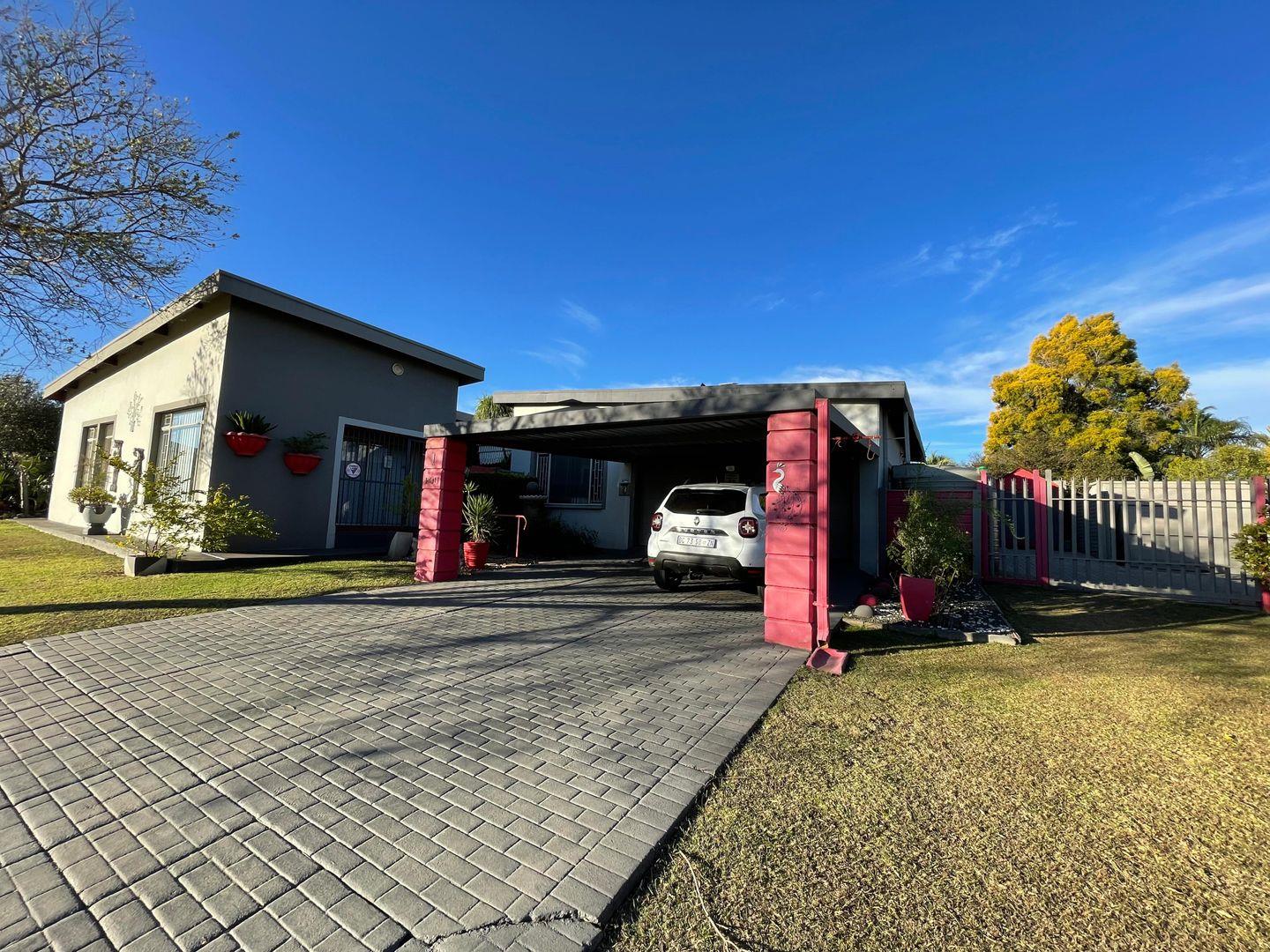 4 Bedroom House for sale in Aviary Hill P24114645344