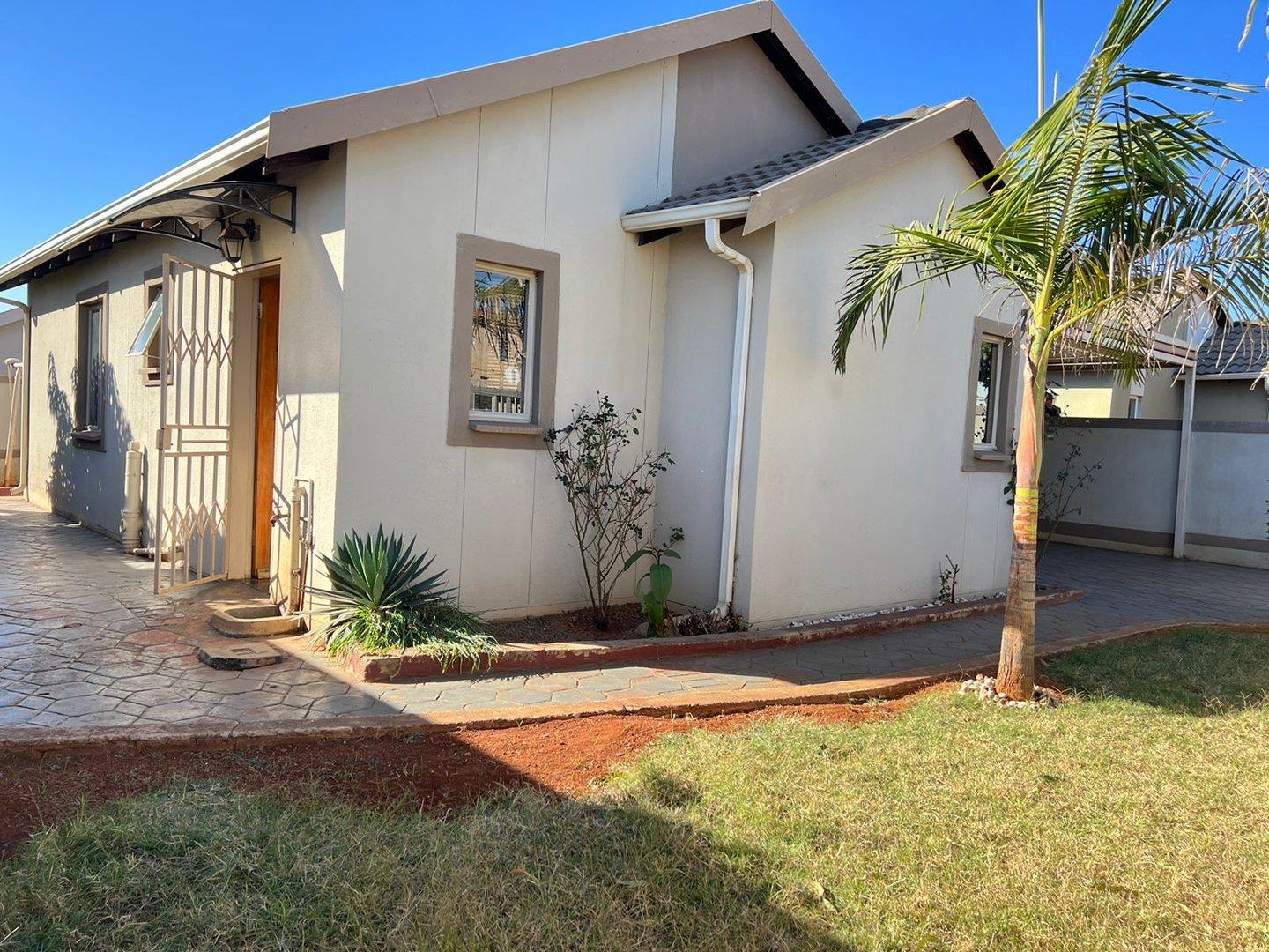 3 Bedroom House for sale in Rosslyn 744 Mphela St P24114645727