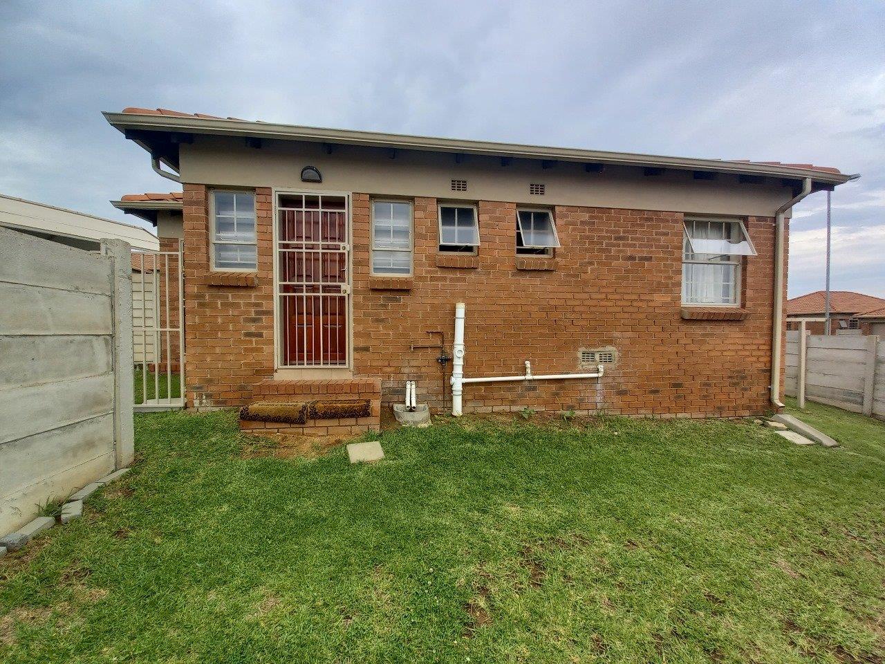 3 Bedroom House to rent in Thatch Hill Estate P24114645848