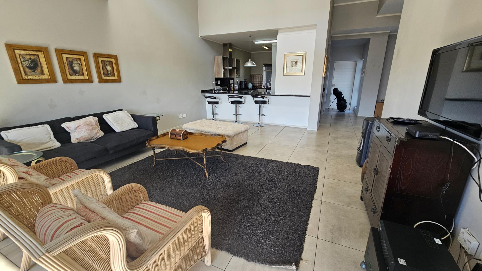 3 Bedroom Apartment / flat to rent in Oaklands 47 Park Street P24