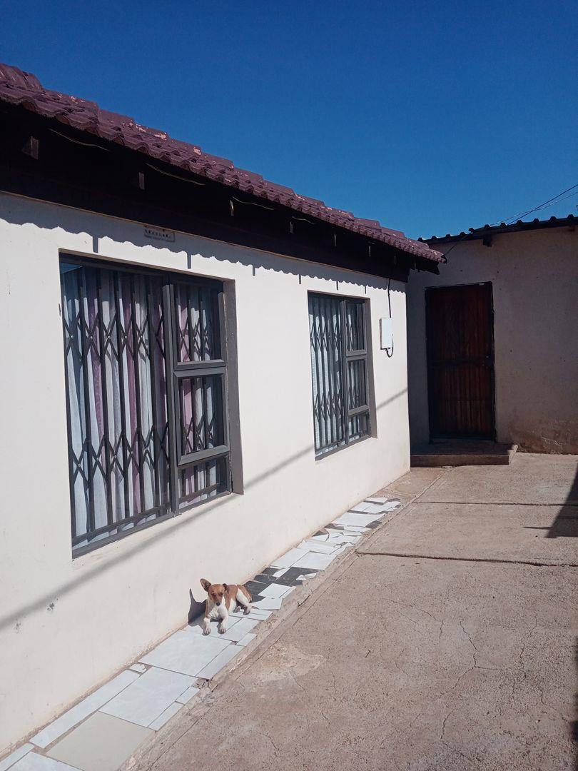 2 Bedroom House for sale in Dobsonville Ext 1 P24114646722