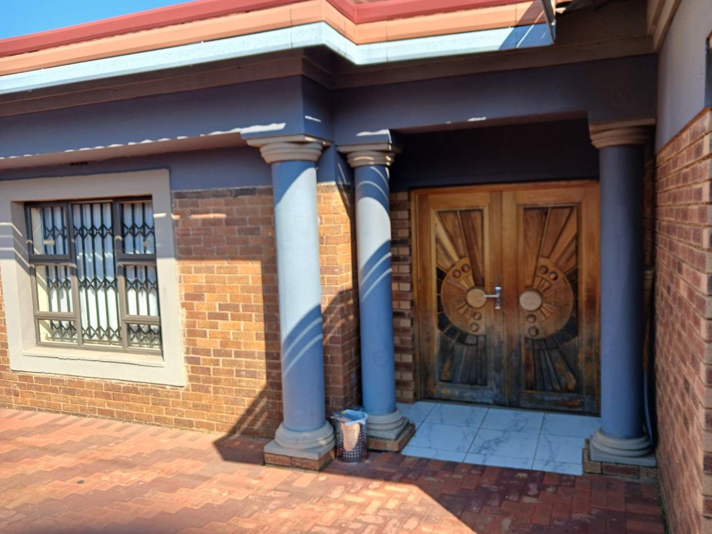 3 Bedroom House for sale in Roodepoort North P24114530412