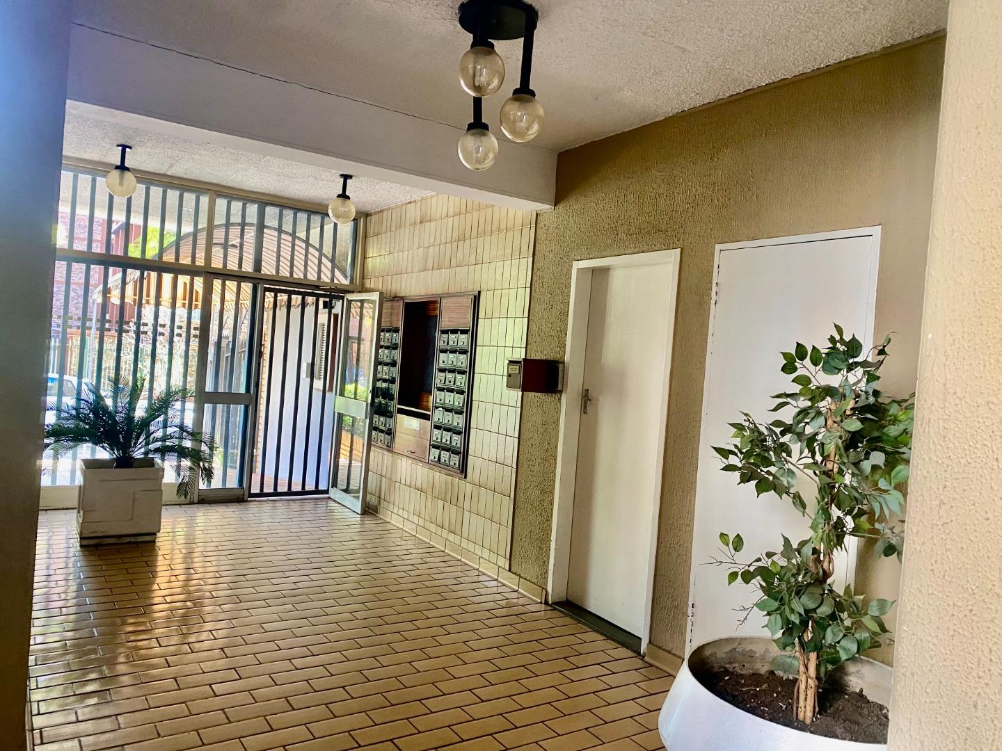 2.5 Bedroom Apartment / flat for sale in Sunnyside Msuku, 146 Plein