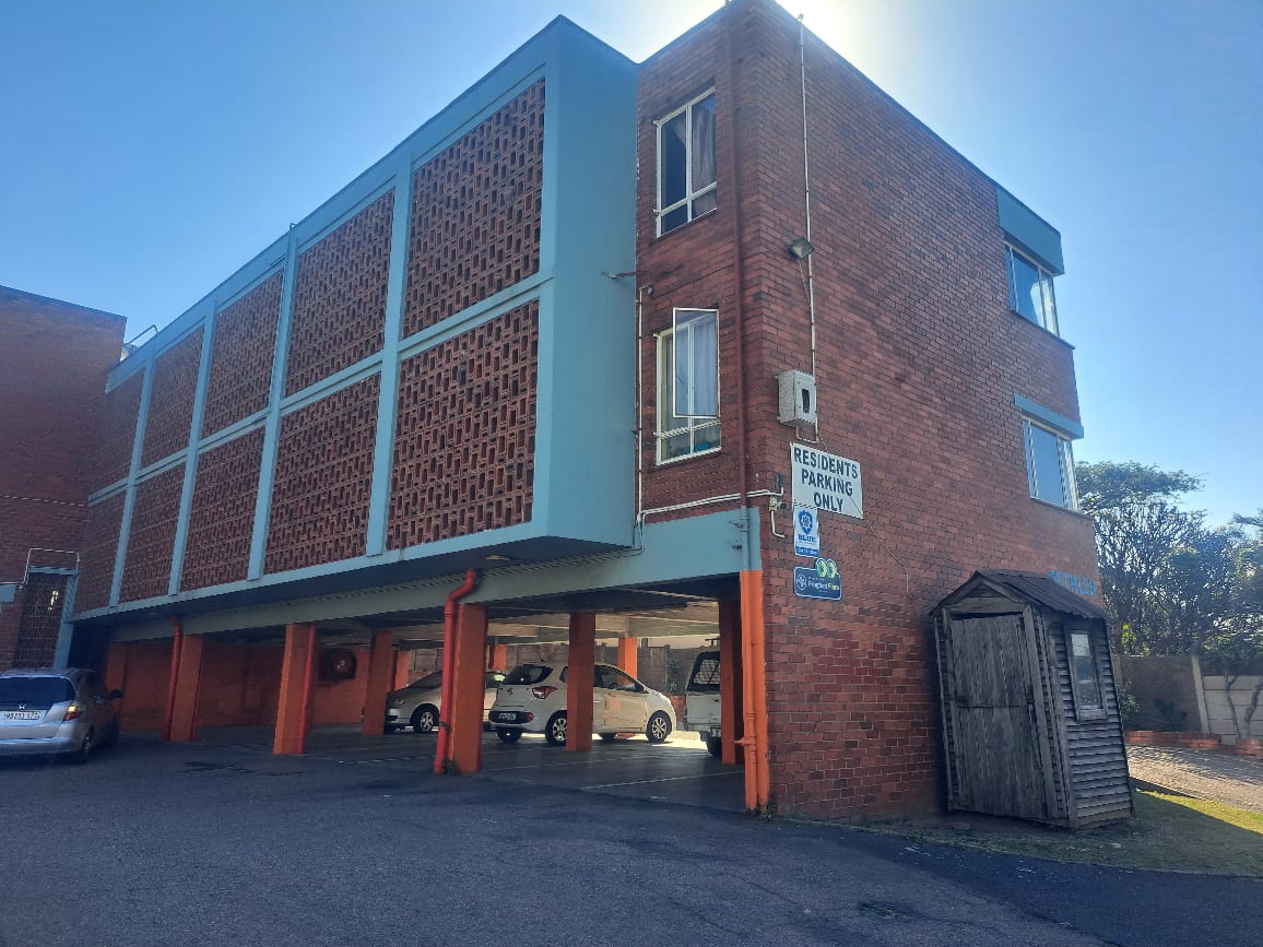 1.5 Bedroom Apartment / flat for sale in Montclair P24114649836