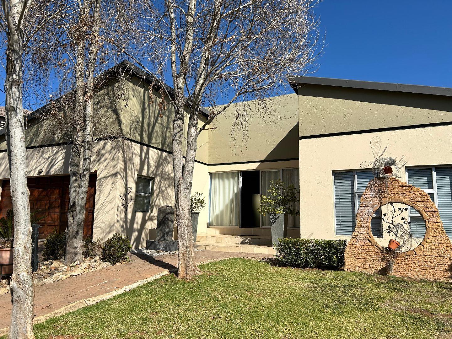 4 Bedroom House for sale in Willow Acres Willow Acres Estate, 4