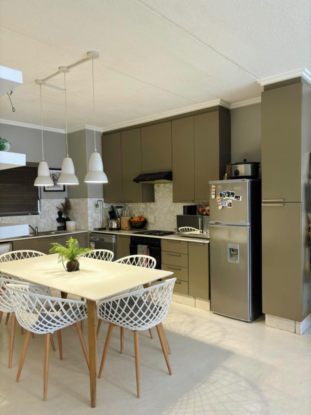 2 Bedroom Apartment / flat to rent in Bryanston 62 Hobart Road