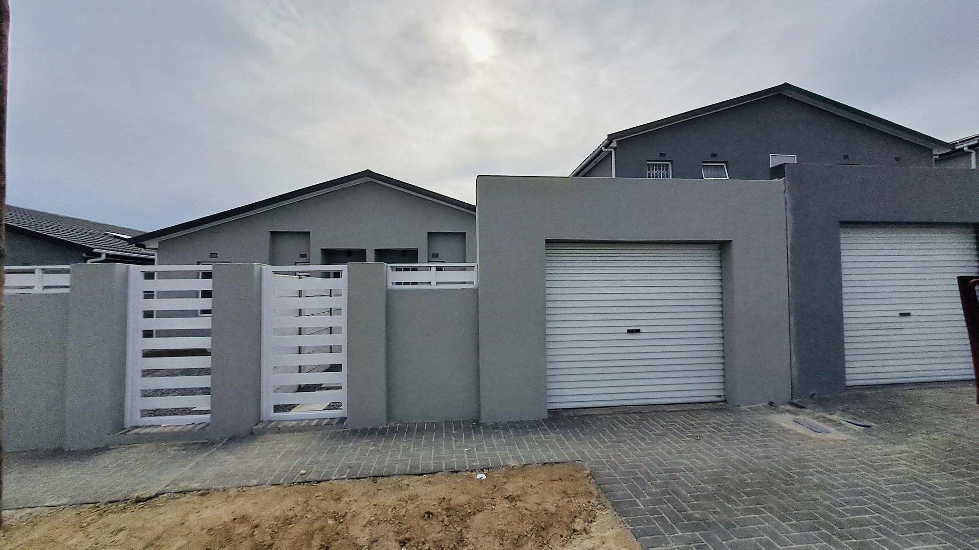 2 Bedroom Townhouse for sale in Hagley P24112870609