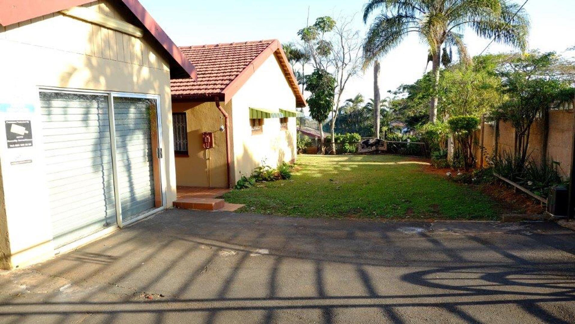 4 Bedroom House for sale in Yellowwood Park P24114653230