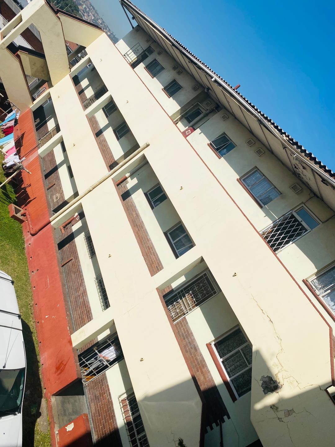 2 Bedroom Apartment / flat for sale in Montclair 11 Montclair Road