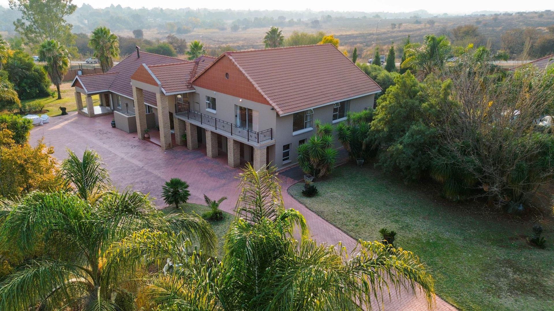 4 Bedroom House for sale in Cornwall Hill P24114654459