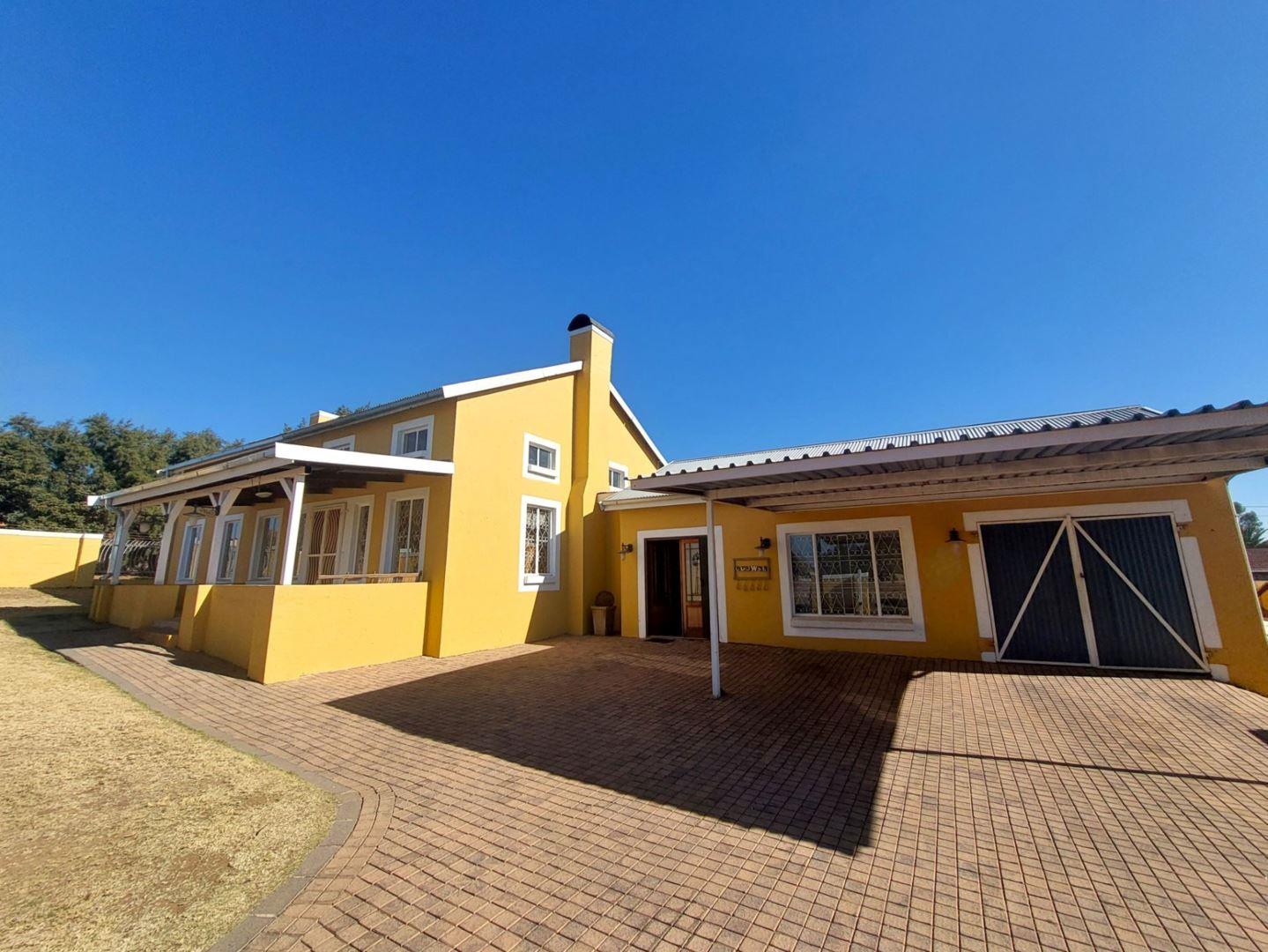3 Bedroom House for sale in Rensburg P24114655664