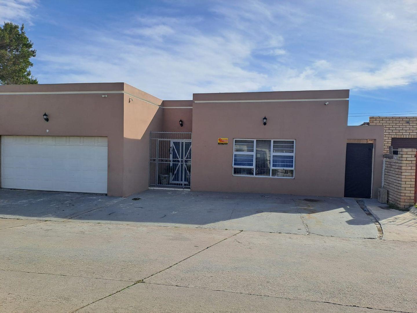 West End, Port Elizabeth Property Property and houses for sale in