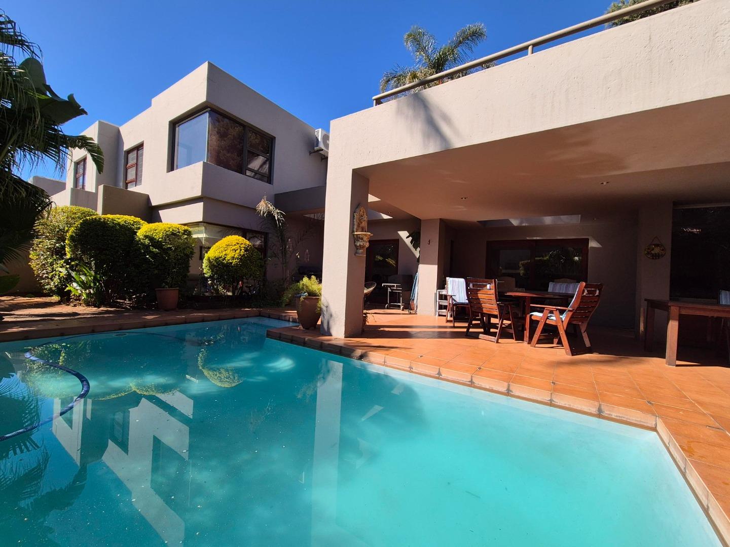 5 Bedroom House for sale in Bedfordview 5 Mont D'oro Villas, 4