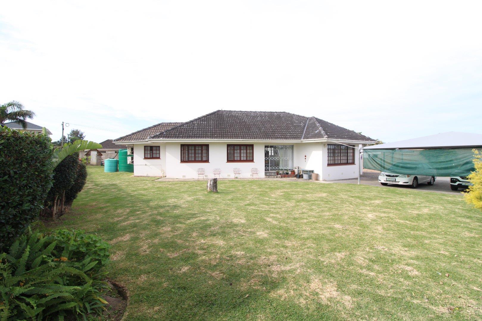 6 Bedroom House for sale in Beacon Bay P24114657018