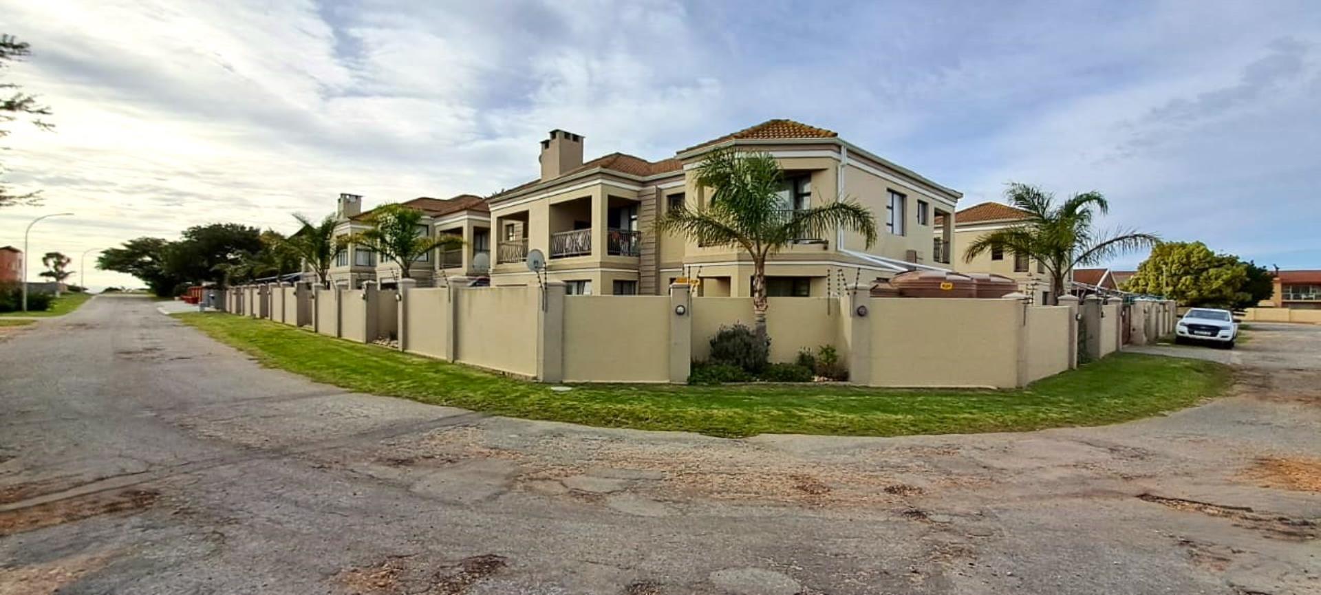 Wavecrest, Jeffreys Bay Property Property and houses for sale in