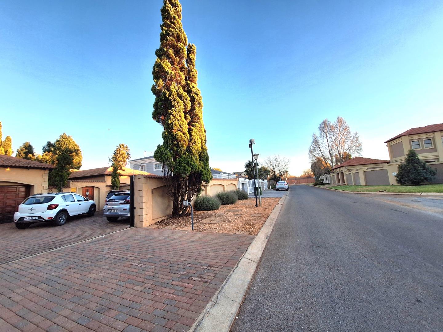 1 Bedroom Apartment / flat to rent in Van Der Hoff Park P24114658492