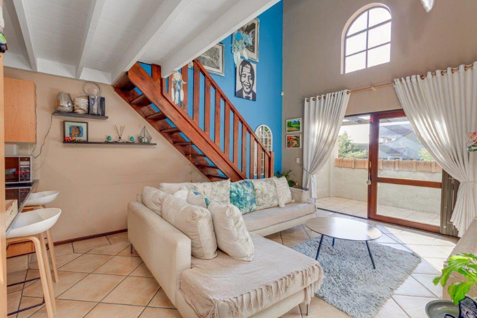 2 Bedroom Apartment / flat for sale in Douglasdale P24114437894