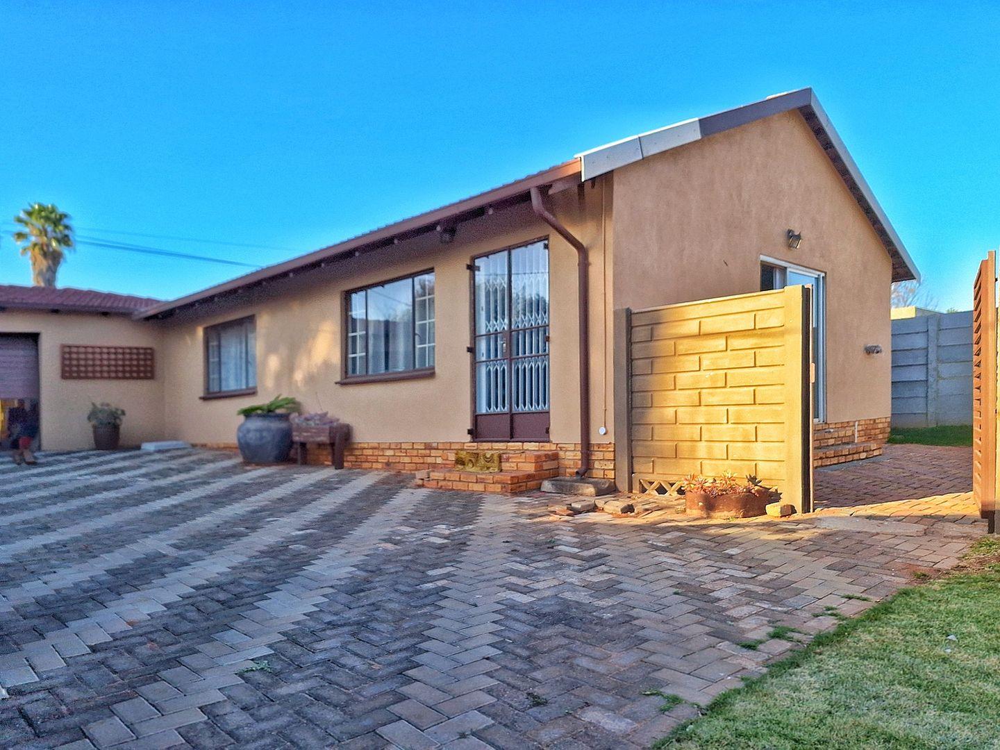 Florida, Roodepoort Property Houses to rent in Florida, Roodepoort