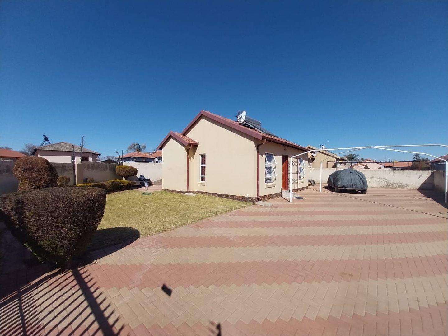 2 Bedroom House for sale in Southern Gateway P24114660732