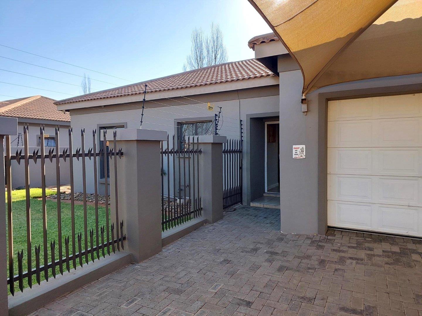 3 Bedroom House for sale in Hadison Park P24114661145