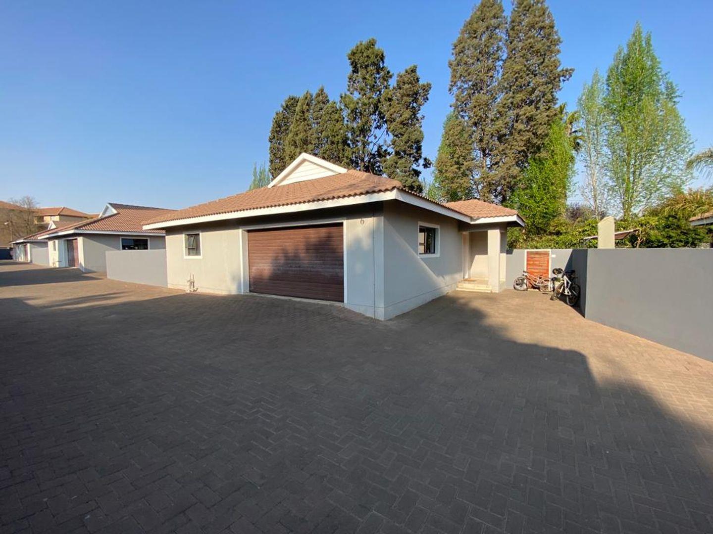 3 Bedroom Townhouse for sale in Three Rivers Proper P24113309418