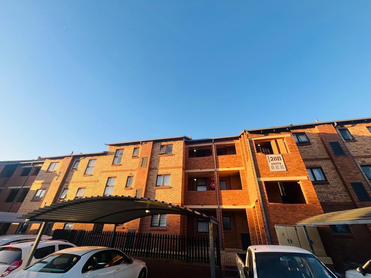 2 Bedroom Apartment / flat to rent in Olympus AH P24114662208