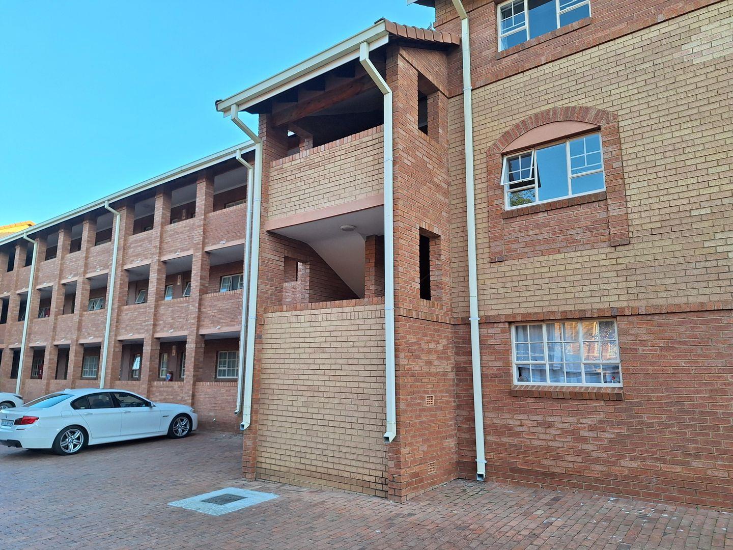 3 Bedroom Apartment / flat to rent in Monument Park 21 Magnolia, 44