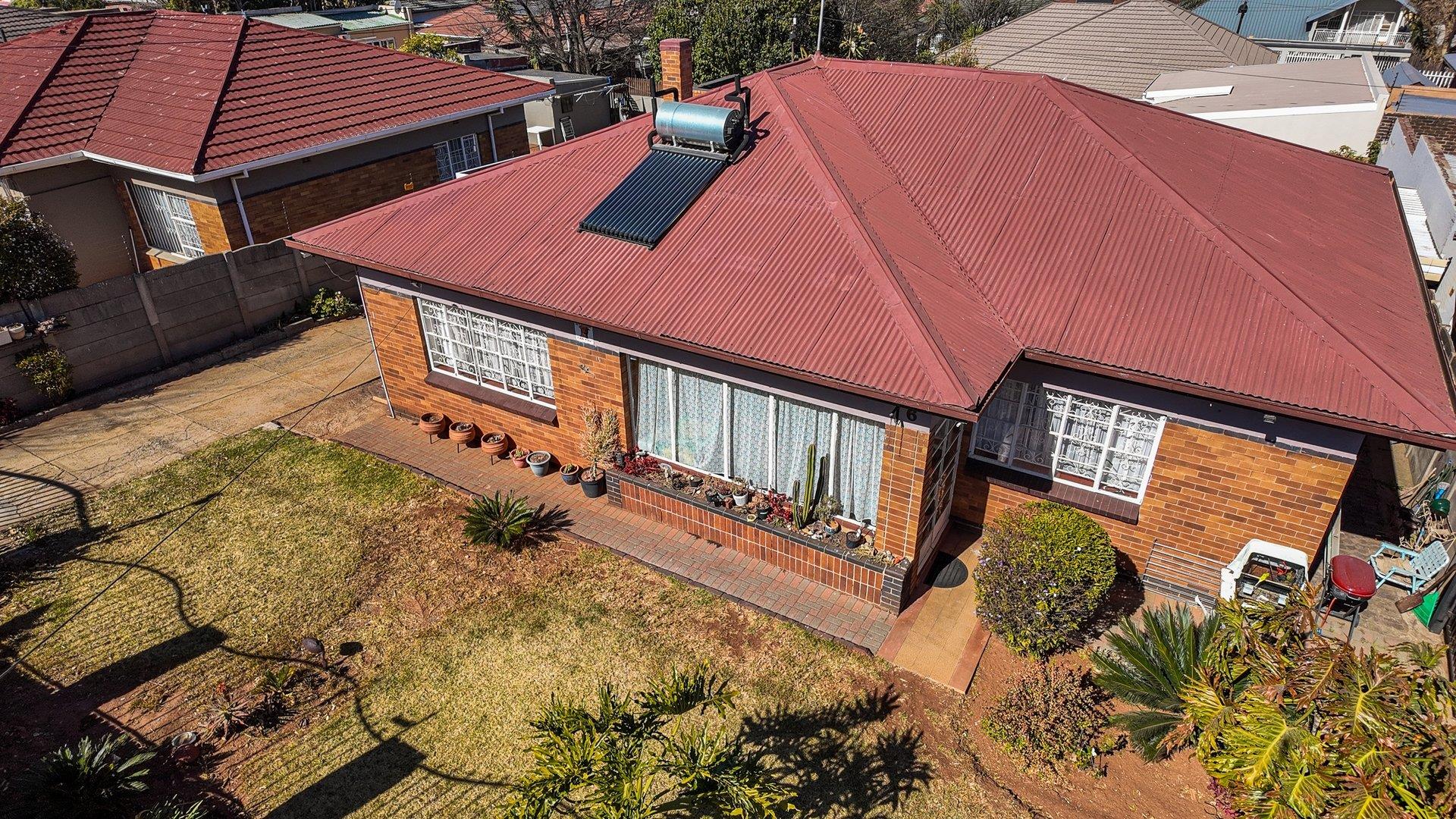 3 Bedroom House for sale in Symhurst P24114055026