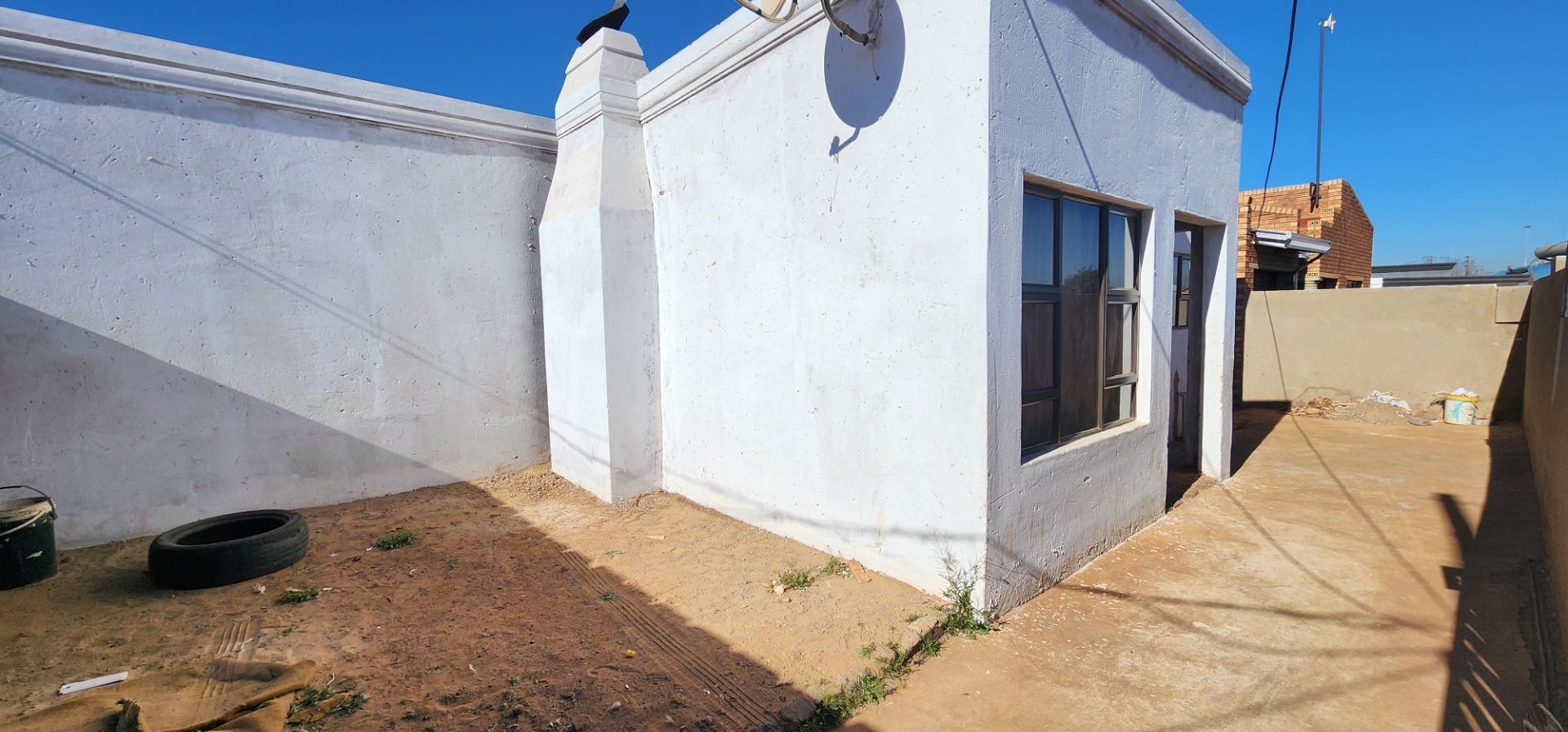 7 Bedroom House for sale in Villa Liza P24114665399