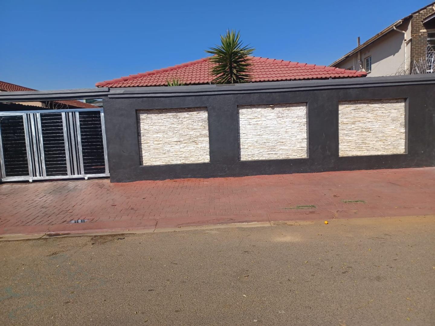 3 Bedroom House for sale in Eldorado Park P24114667103