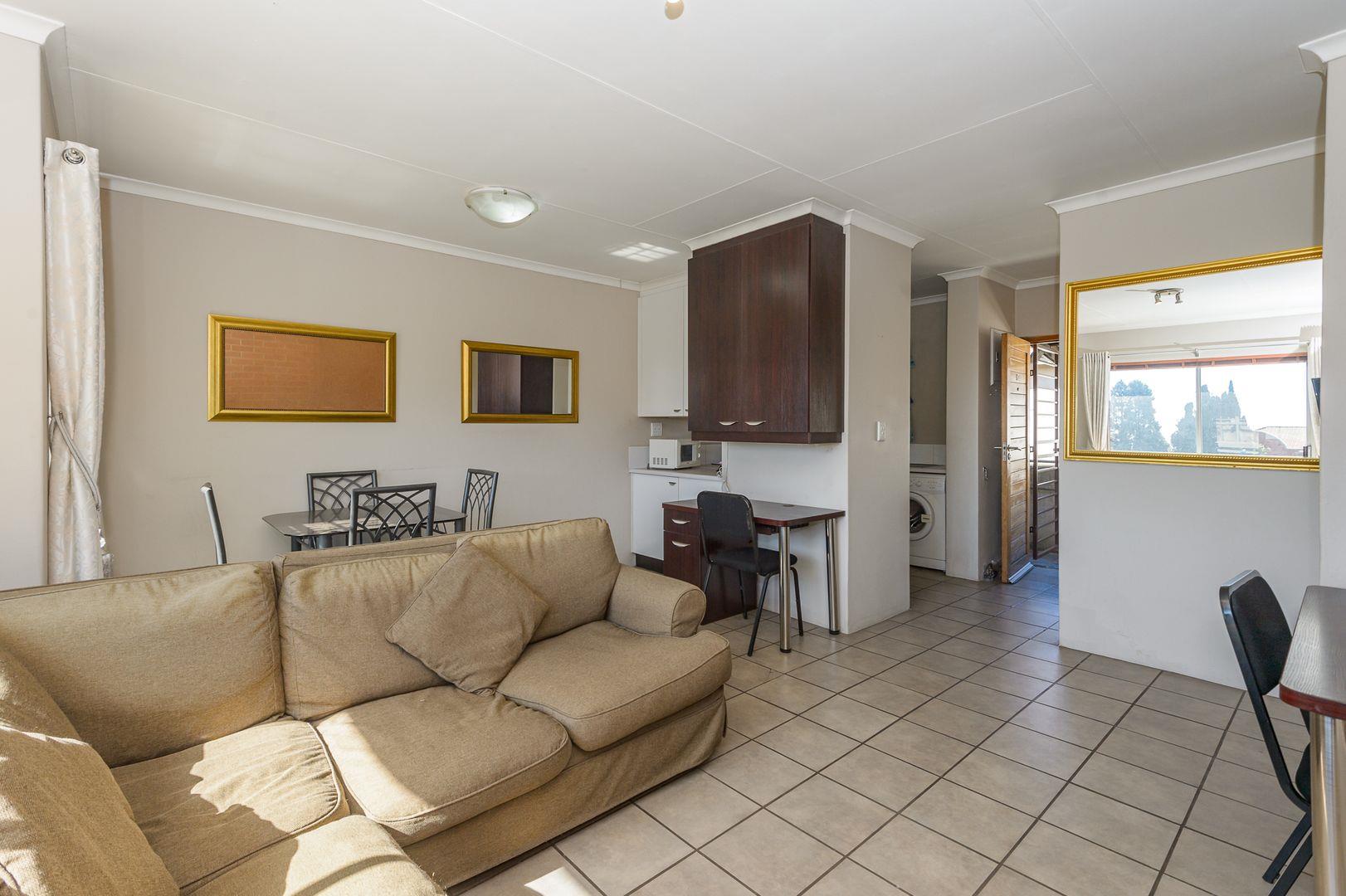 2 Bedroom Apartment / flat for sale in Houghton Estate P24114667911