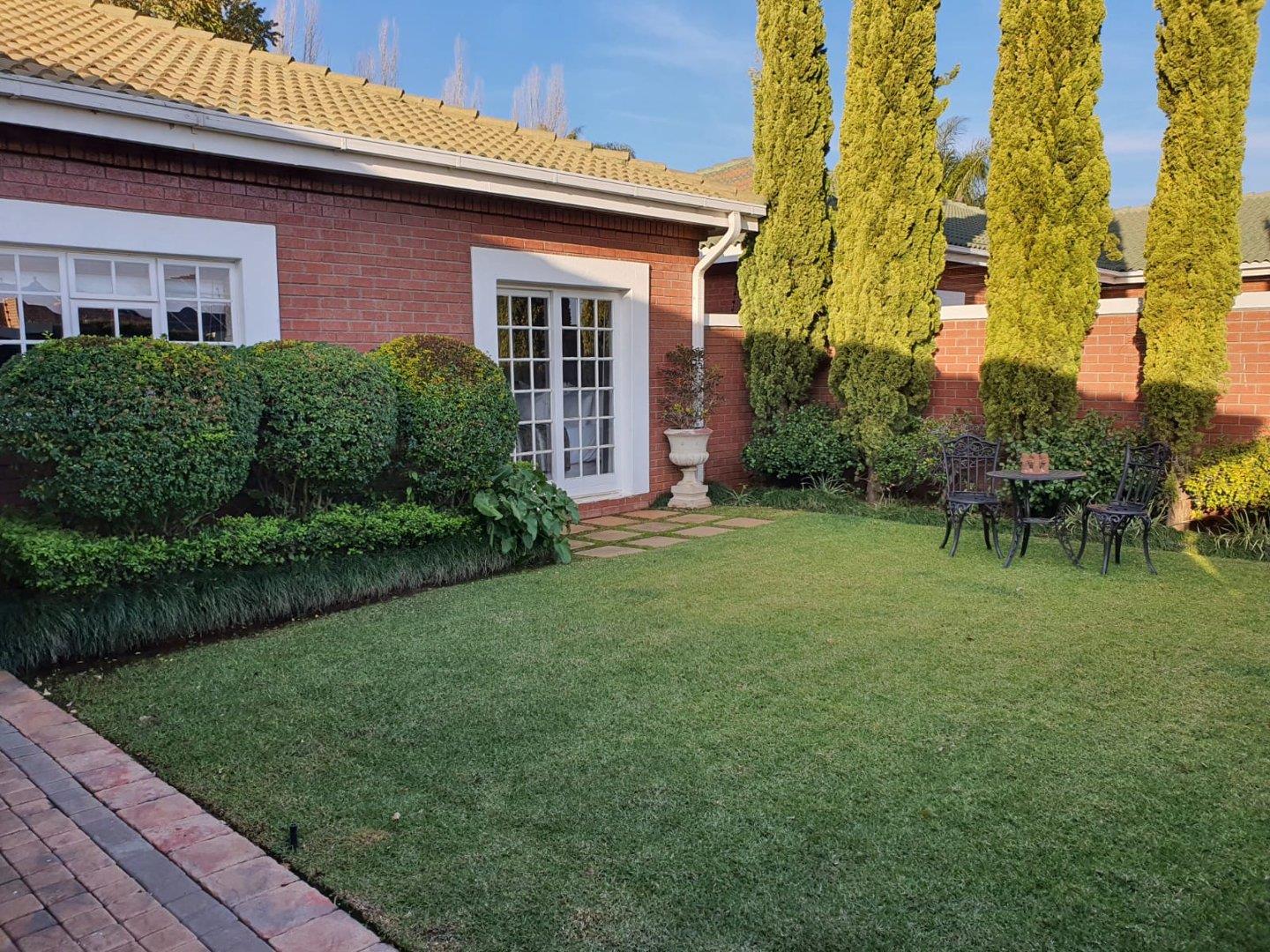 3 Bedroom House for sale in Hillcrest P24114668402