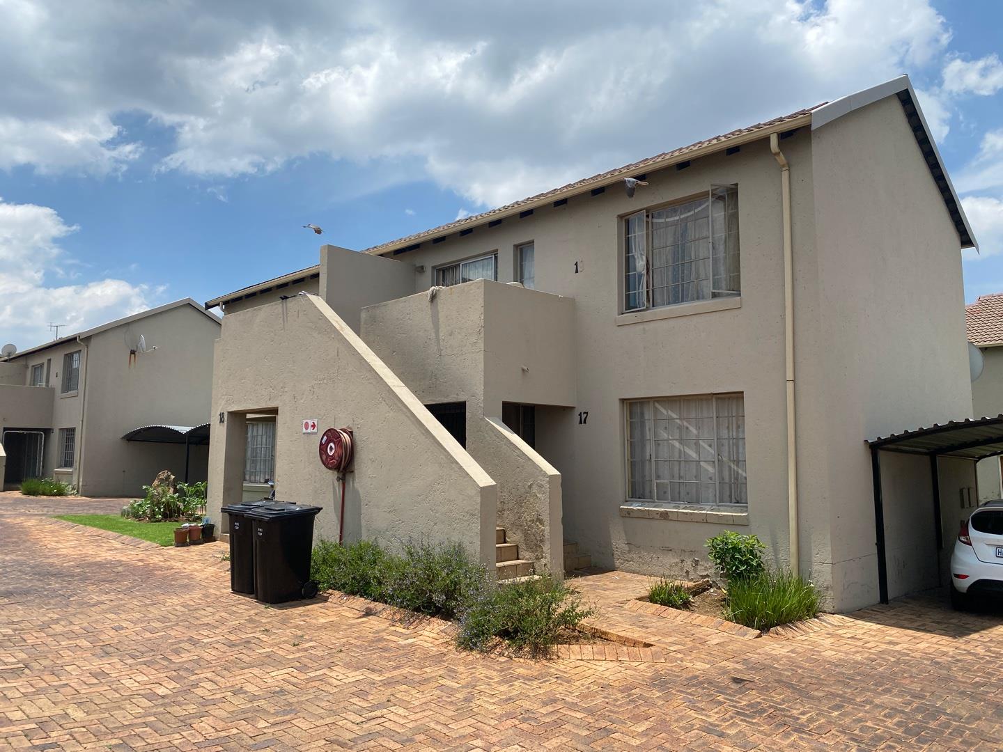 2 Bedroom Apartment / flat for sale in South Crest Mount Agmar, 1