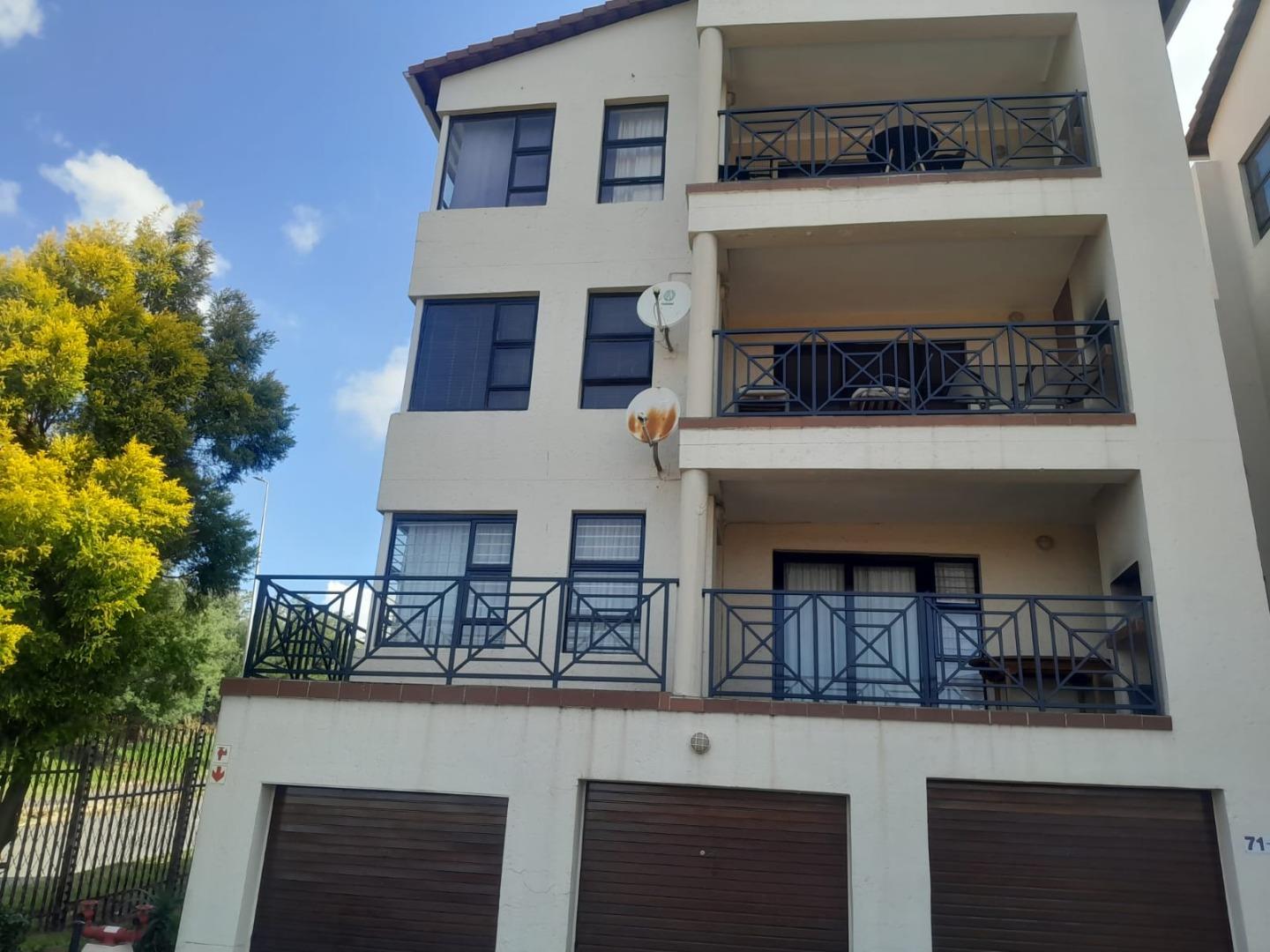 2 Bedroom Apartment / flat for sale in Constantia Kloof P24114669390