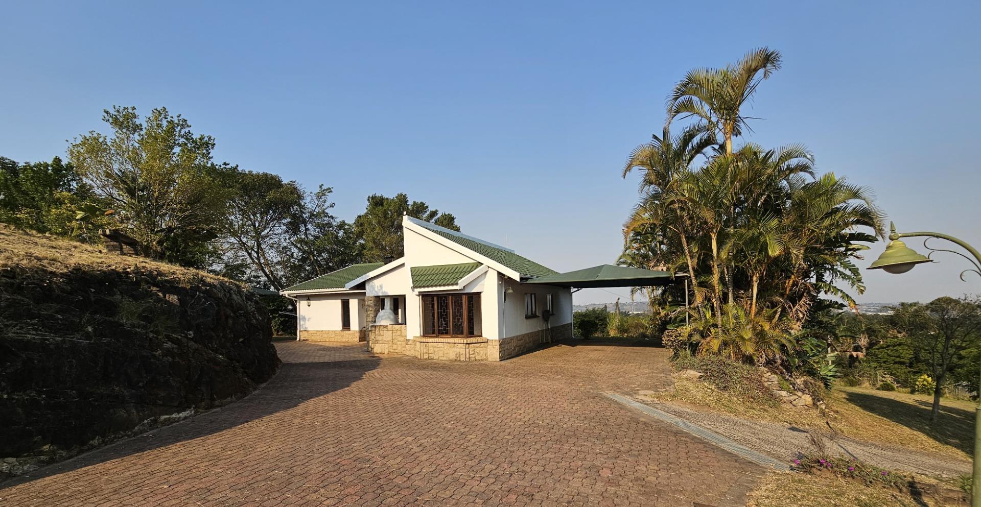 4 Bedroom House for sale in Padfield Park P24114669355