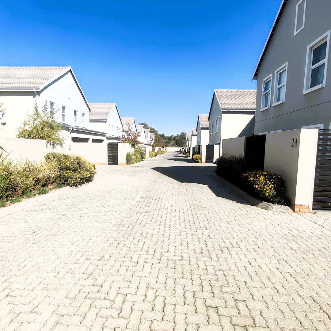 4 Bedroom House to rent in Bryanston 1b Manchester Lane P24114669890