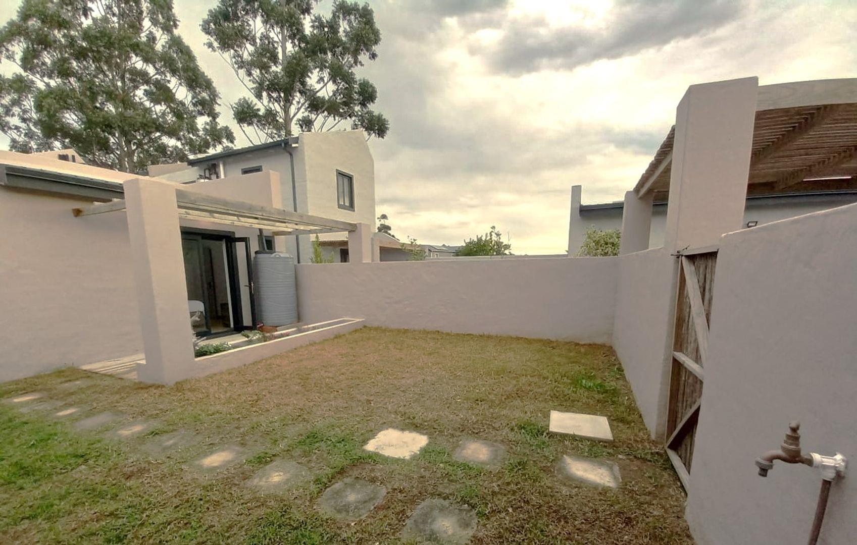 Property and houses to rent in Thornhill Thornhill Property