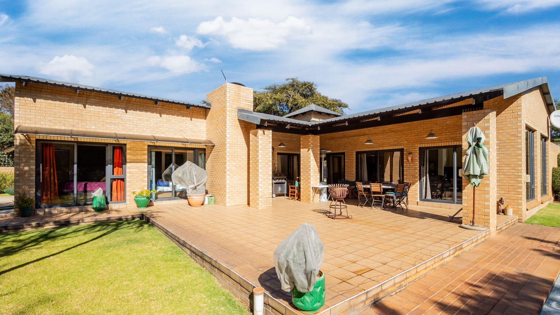 4 Bedroom House for sale in Carlswald Estate 145 River Bushwillow