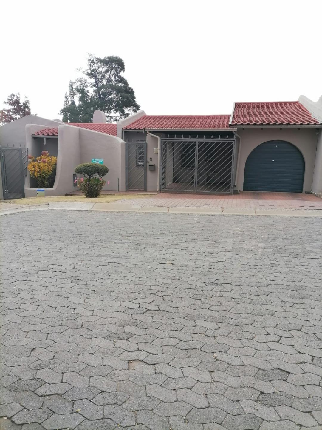 3 Bedroom Townhouse to rent in Ormonde P24114671106