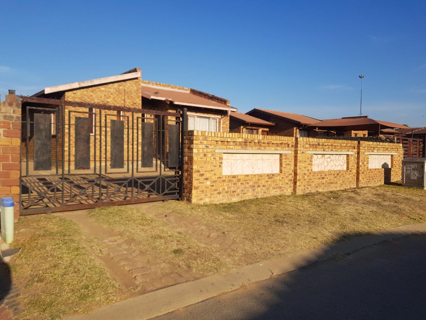 3 Bedroom House for sale in Kwa Thema P24114671455