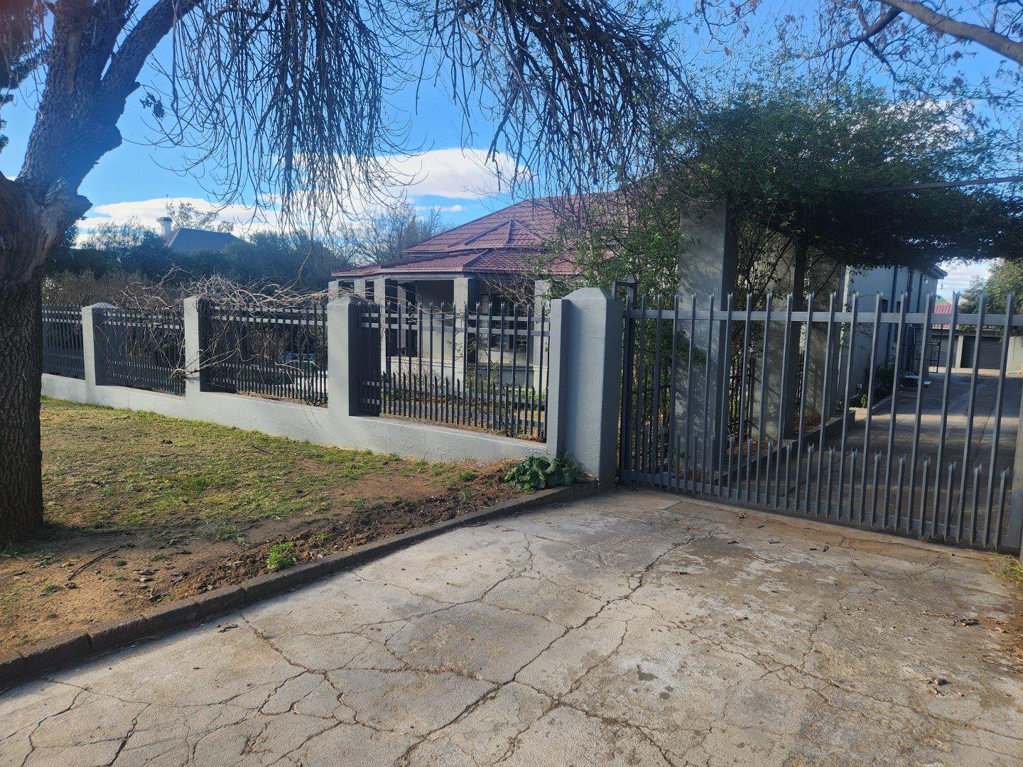 3 Bedroom House for sale in Aliwal North P24114671609
