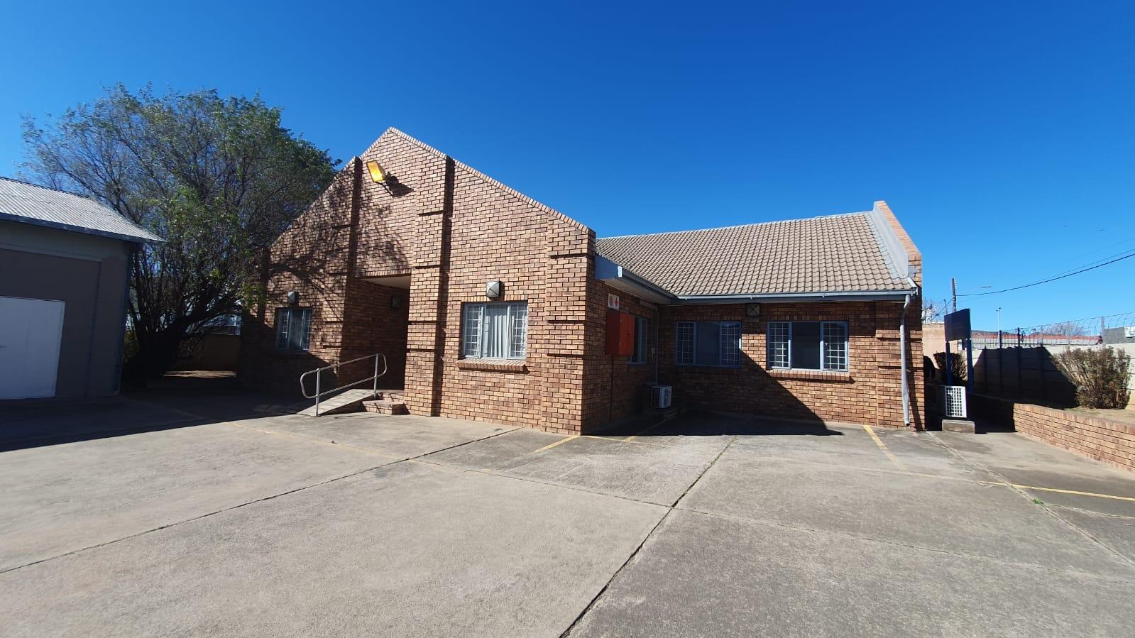 Commercial property to rent in Queenstown Central 10 Factory Road