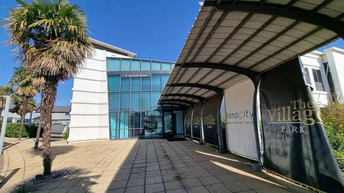 Commercial property for sale in Sunninghill 19 Tambach Road P24