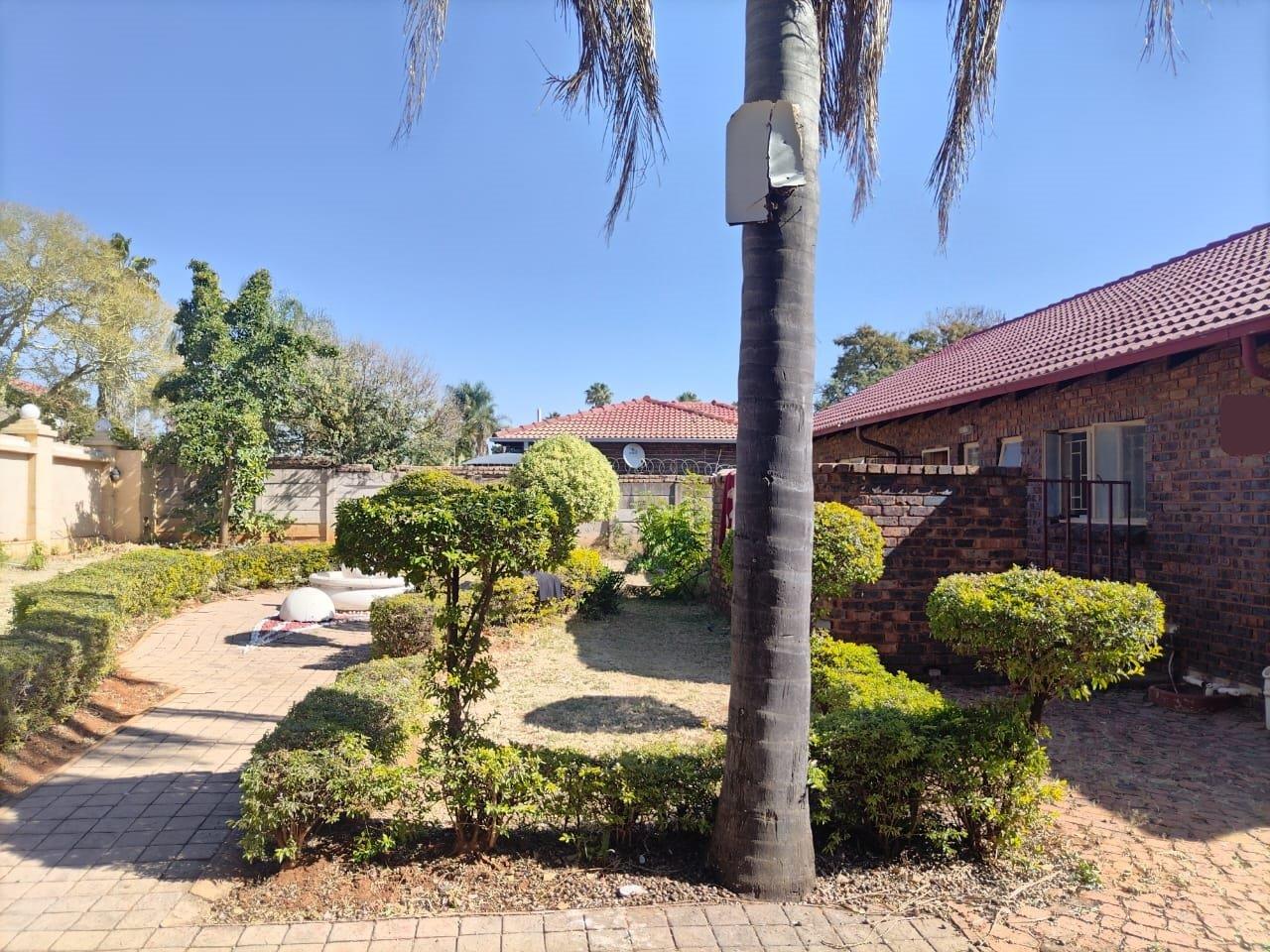 2 Bedroom House to rent in The Orchards P24106461949