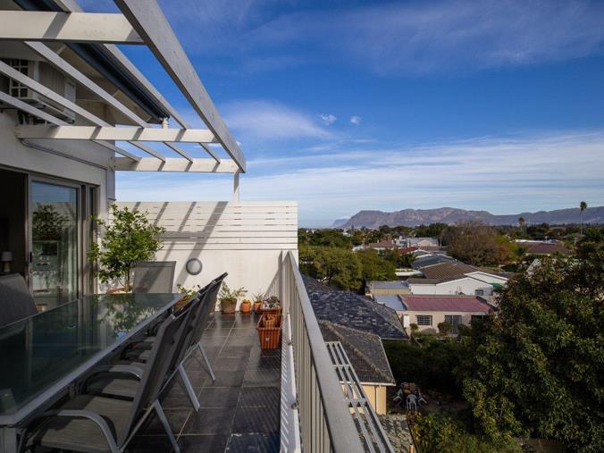 3 Bedroom Apartment / Flat for Sale in Wynberg Upper