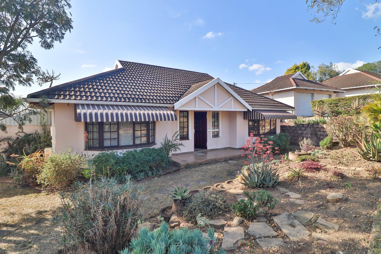 3 Bedroom Townhouse for sale in Hayfields P24114673266