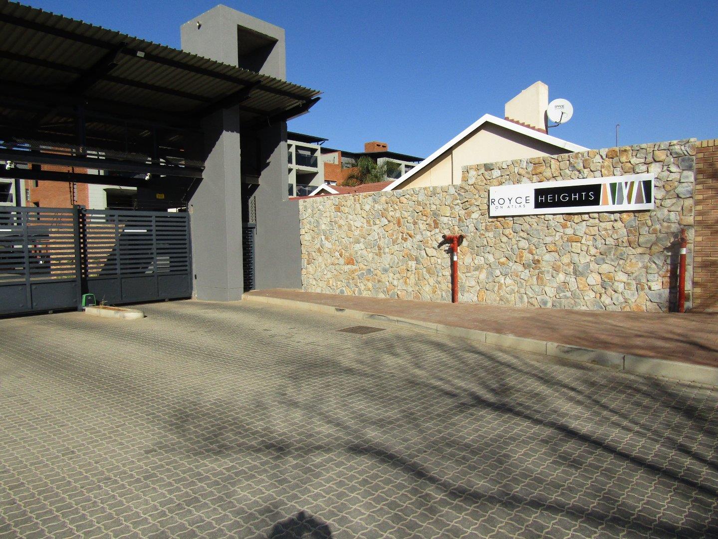 3 Bedroom Apartment / flat to rent in Bartlett Rolls Royce Street 32