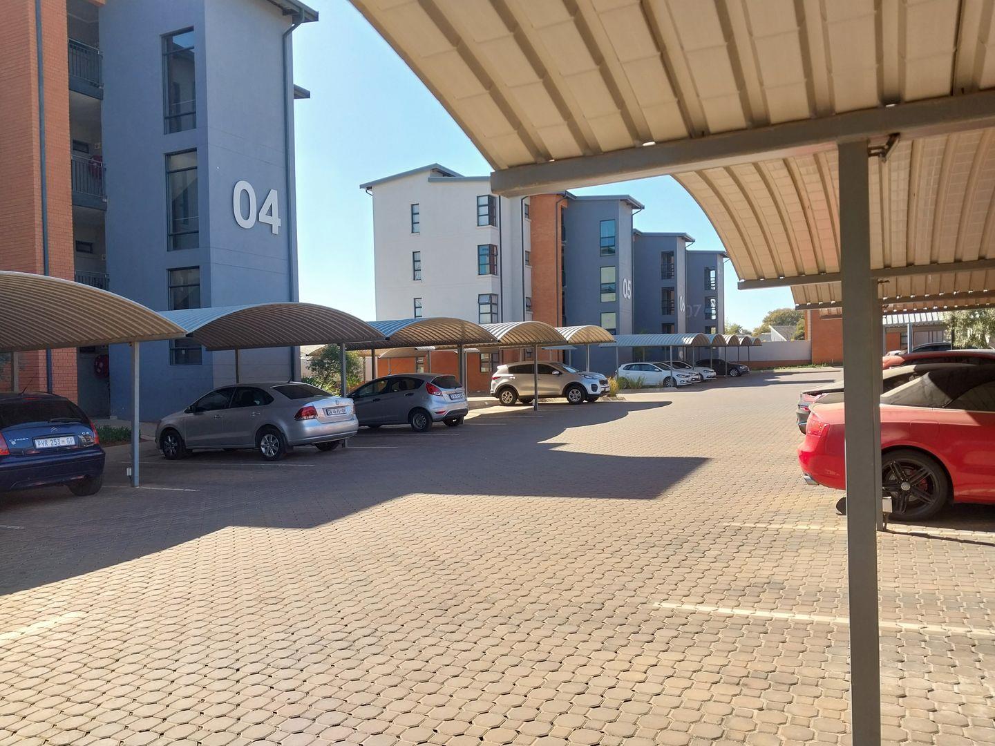 2 Bedroom Apartment / flat for sale in Glen Marais P24114676035