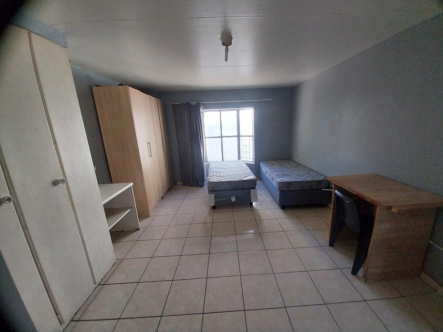 1 Bedroom Apartment / flat to rent in Bloemfontein Central Village Squarre St Street