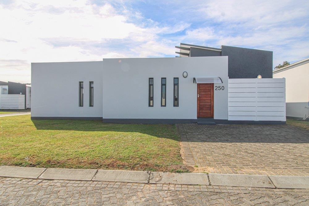 2 Bedroom Townhouse for sale in Nahoon Valley Park 7 Inglenook Place